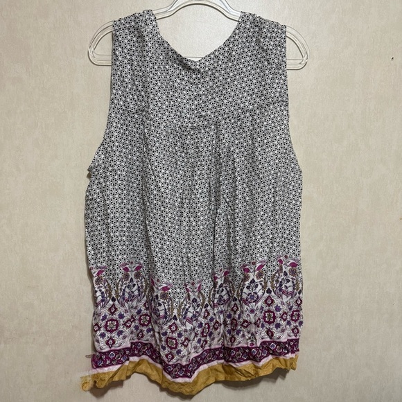 NWT Jane + Delancey White Purple Floral Print V Neck Tank To - Picture 3 of 5